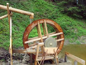 Das Wasserrrad mit dem Gosauer Schleifstein
