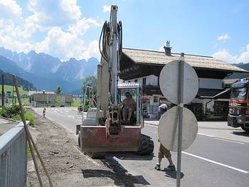 Gehsteigsanierung und Lichtwellenleiter Verlegung