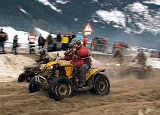 Taktisch klug ging es Routinier Gerhard Truckenthanner bei den Quads an � er siegte am Ende