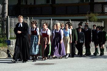 Einzug der Konfirmanden