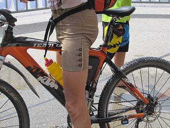 die neueste Trophy Mode - Lederhose!