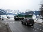 LKW Verkehr auf der B 166 in Gosau