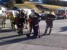 Die Gosauer Feuerwehrleute sind zum Abflug bereit