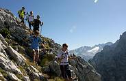 Wanderung mit Dachstein, vorne Bruno Wilberger