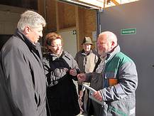 B�rgermeister Gerhard Gamsj�ger bei der Er�ffnung das ASZ Gosau.