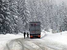 winterliche Straßenverhätnisse am Pass Gschütt