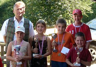 die Gosauer Stahelschützen mit dem Nachwuchs