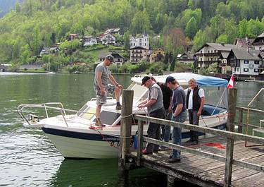 Ausbildung der Feuerwehrleute auf dem Wasser