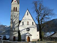 Die alte Linde bei der katholischen Kirche