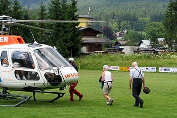 für "Kogler Willi" gehts mit dem Hubschrauber auf die Rossalm