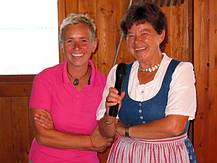 Betty die Wanderf�hrerin und Elisabeth Grill, Tourismus Gosau