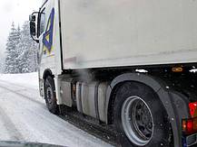 hängende LKWs auf der B166 am Pass Gschütt