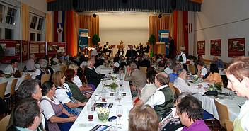 Publikum im Kulturzentrum Gosau