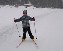 trotz Schnee und Regen mit Begeisterung auf der Loipe unterwegs