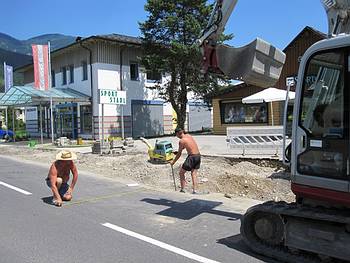 Bauarbeiten am Gehsteig Vordertal
