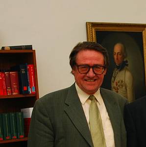 Prof. Dr. Karl Spielbüchler in seiner Kanzei beim VGH 2099, Foto Ing. Siegfried Gamsjäger