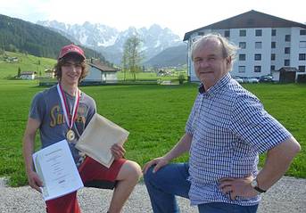 David Pomberger mit seinem Chef, Tischlermeister Alfred Laserer in Gosau