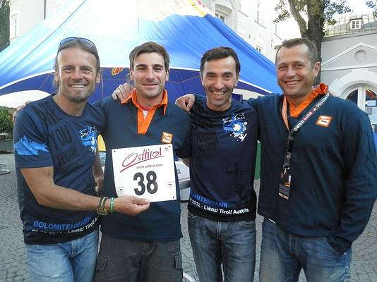 Dolomitenmann 2012, Max Egger 2. v.l. mit seinem Team
