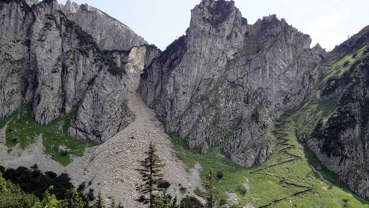 Felssturz am Stuhljoch und neuer Wegverlauf, Foto Alpenverein