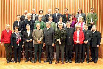 Der neue Gosauer Gemeinderat, Ursula Urst�ger Ersatz f�r Ehrenfried Vierthaler, Thomas Gamsj�ger Ersatz f�r Rudolf Krikava.