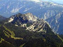 Der Plassen im Paragleitflug in 2500m H�he von Walter Schmaranzer fotografiert