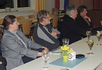 Direktorin Ursula Stibl, Direktor Josef Daxinger und Bürgermeister Gerhard Gamsjäger im Publikum