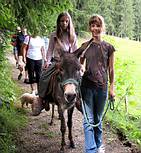 Lena mit Eselin Laura